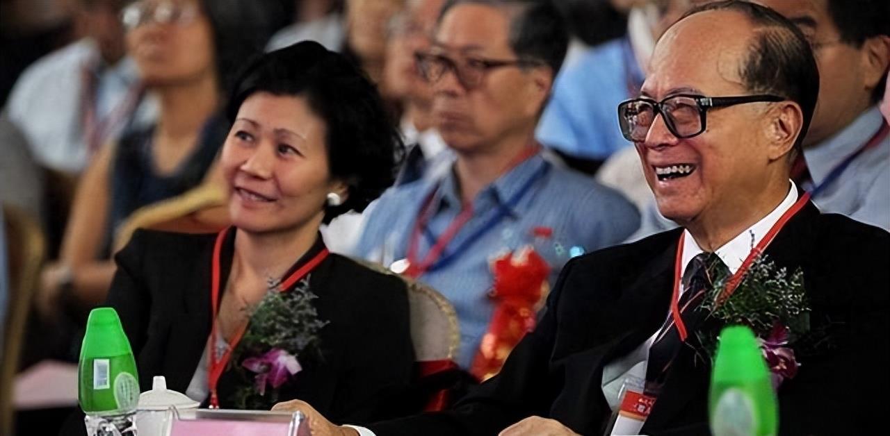 2024年资料大全免费,深入数据策略设计_户外版93.401