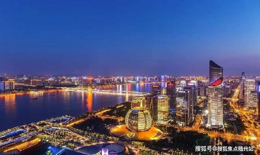 新澳2025年正版资料,绝对经典解释落实_Elite68.625