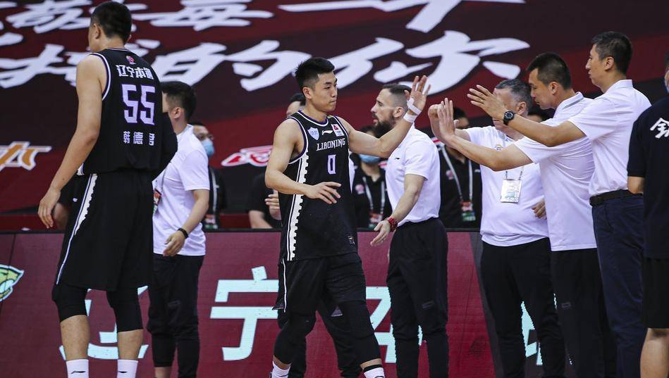 辽宁男篮重磅引援，重塑冠军阵容，蓄势待发创辉煌