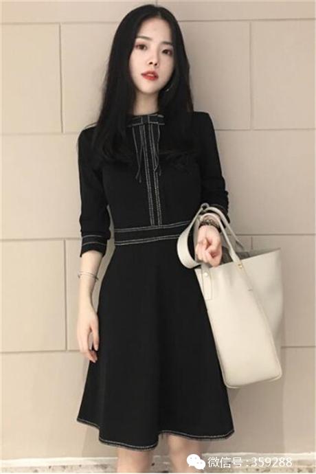 最新款美裙，时尚魅力的终极诠释