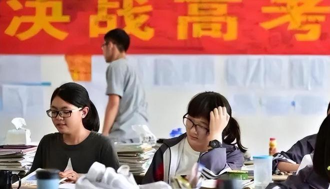 复读生最新话，挑战与机遇并存的时代，复读生的新篇章