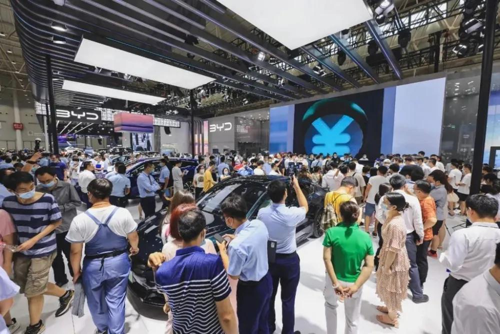 Smart最新油车型，创新科技引领未来驾驶体验
