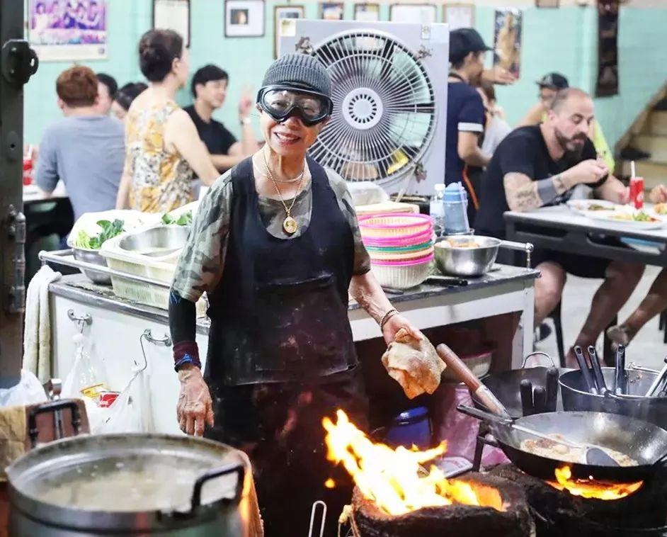 痣姐美食之旅新篇章，最新吃播动态揭秘