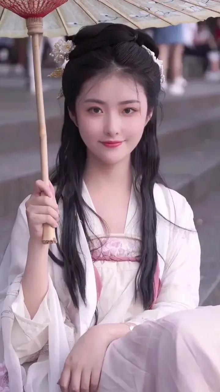 倾城一笑最新，美的瞬间与文化魅力的探索