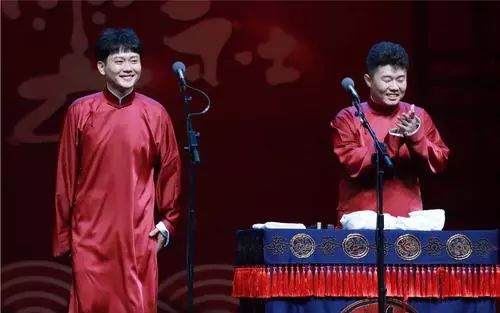 张贺轮相声最新动态，传统艺术的创新之旅