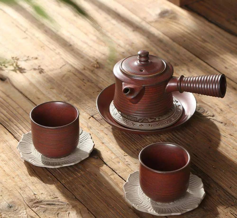 最新型茶具重塑茶饮文化，时尚功能与体验升级