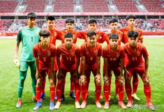 国足小将崭露头角，年轻力量助力未来可期