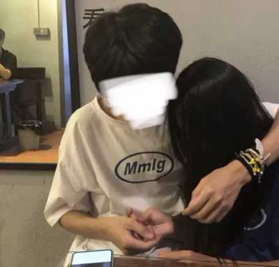 最新时尚潮流女生头像不露脸真人，个性表达的新趋势