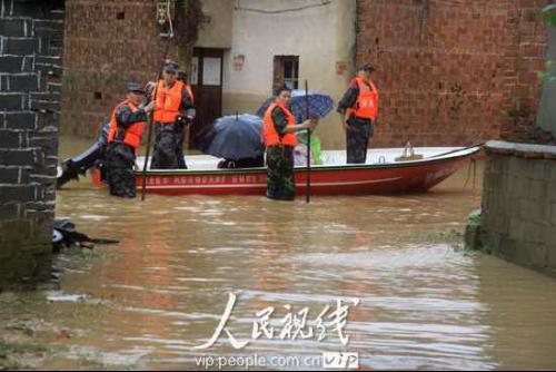 江西抗洪，坚韧不拔，共克时艰战洪水