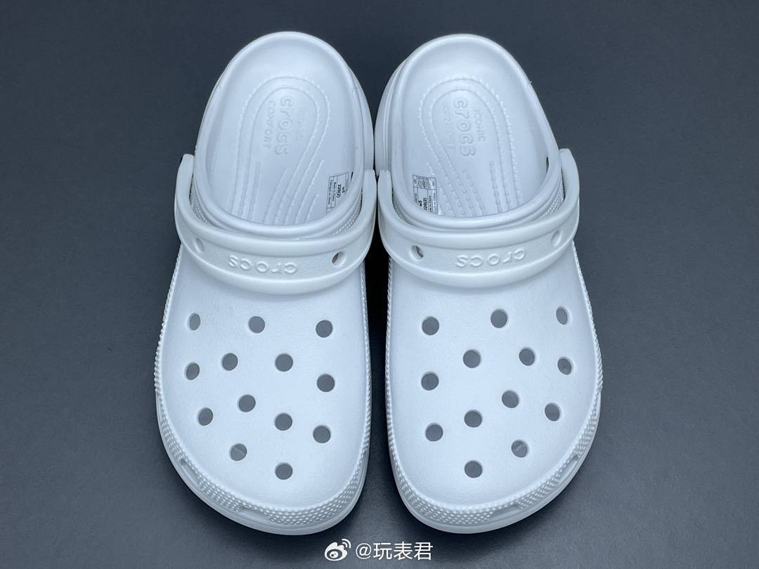 卡骆驰最新款运动休闲鞋，时尚与舒适的完美结合